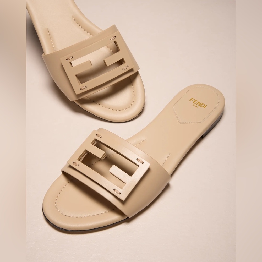Fendi Cream Slide Sandals Brand New in Box *price is firm*